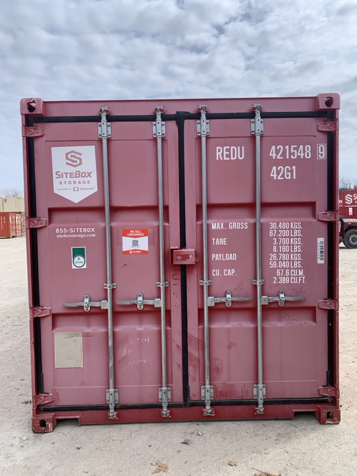 4021548 | 40' shipping container (damaged)
