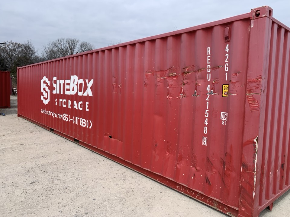 4021548 | 40' shipping container (damaged)