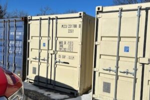 accu231769 8 w/ lock box | 20' shipping container (one trip)