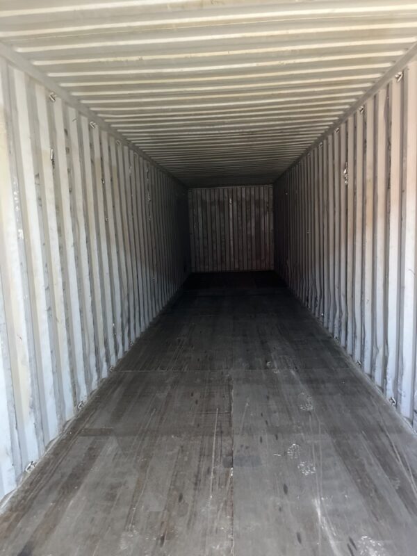 caiu410501 7 40' container (cargo worthy)