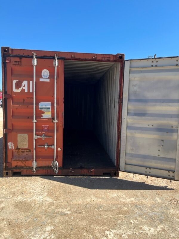 caxu314313 8 20' container (cargo worthy)