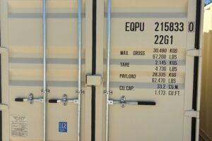 eqpu 215833 0 w/ lock box | 20' shipping container (one trip)