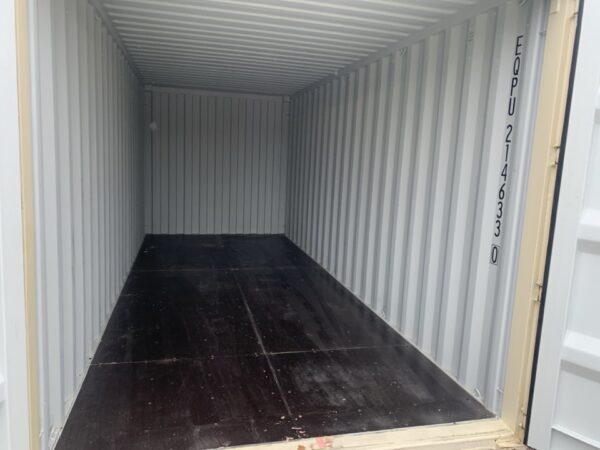 sleu237718 1 w/ lock box | 20' shipping container (one trip) (copy)