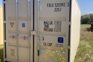 fxlu320392 3 20' container (one trip)
