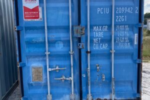 pciu 209942 2 w/ lock box | 20' shipping container (cargo worthy)