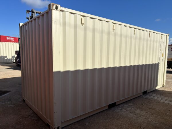 skyu368005 4 w/ lock box | 20' shipping container (one trip)