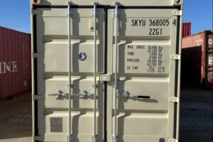 skyu368005 4 w/ lock box | 20' shipping container (one trip)