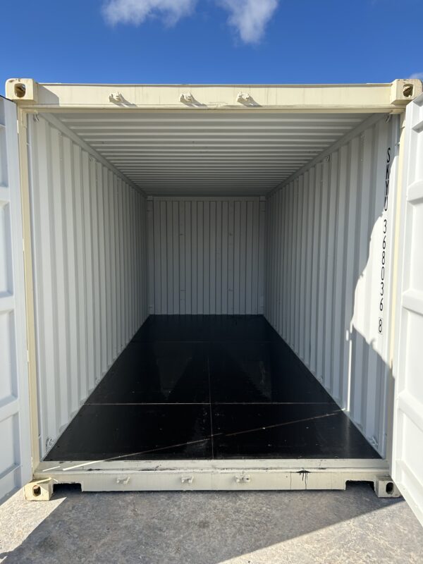 skyu368005 4 w/ lock box | 20' shipping container (one trip) (copy)
