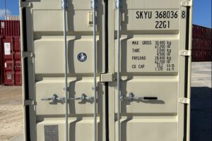 skyu368005 4 w/ lock box | 20' shipping container (one trip) (copy)