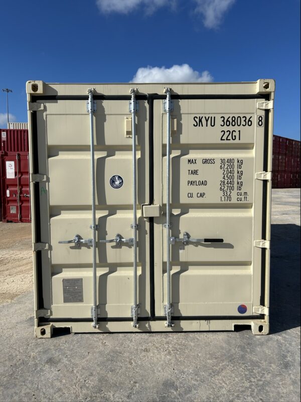 skyu368005 4 w/ lock box | 20' shipping container (one trip) (copy)