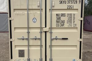 skyu373728 9 w/ lock box | 20' shipping container (one trip)