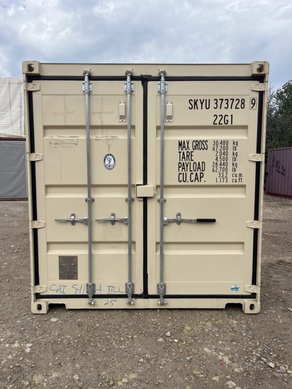 skyu373728 9 w/ lock box | 20' shipping container (one trip)