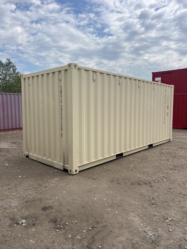 skyu373728 9 w/ lock box | 20' shipping container (one trip)