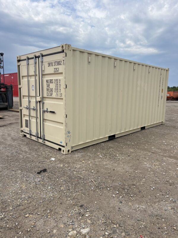skyu373802 7 w/ lock box | 20' shipping container (one trip)