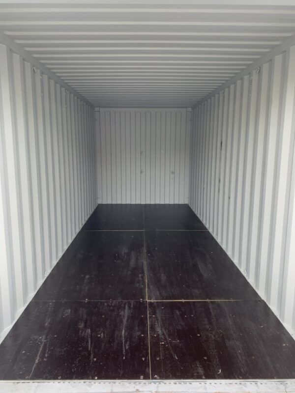 sleu237718 1 w/ lock box | 20' shipping container (one trip)