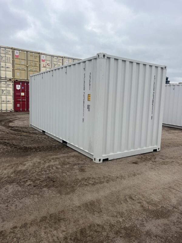 sleu238511 9 w/ lock box | 20' shipping container (one trip)