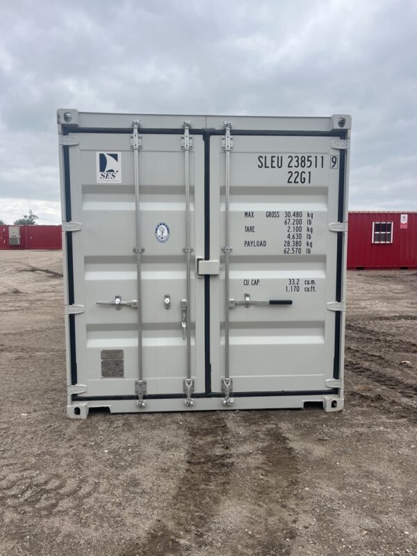sleu238511 9 w/ lock box | 20' shipping container (one trip)
