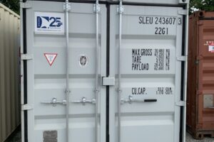 sleu243607 3 w/ lock box | 20' shipping container (one trip)