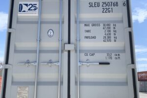 sleu250768 6 w/ lock box | 20' shipping container (one trip)