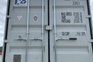 sleu254579 4 w/ lock box | 20' shipping container (one trip) (copy)