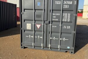 tgcu247558 1 w/ lock box | 20' shipping container (one trip)